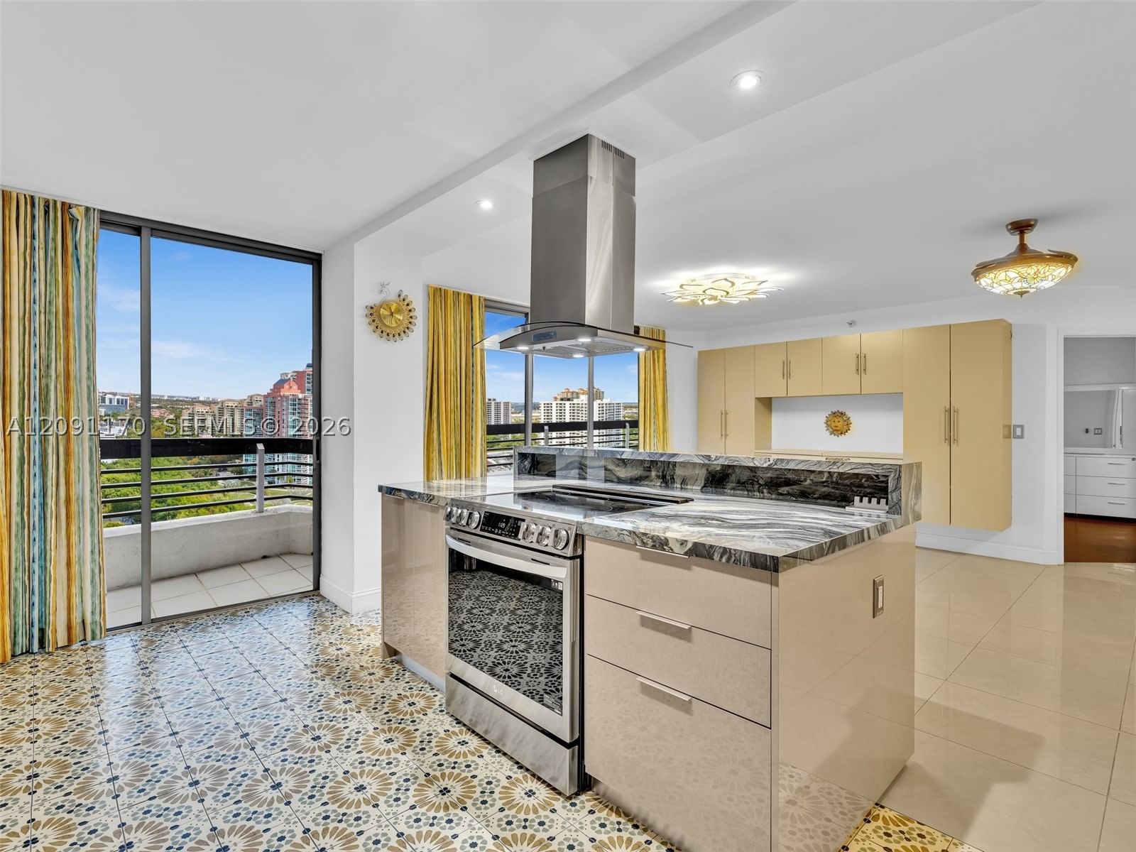 Real estate property located at 3530 Mystic Pointe Dr #2002, Miami-dade, Mystic Pointe Tower 500 C, Aventura, FL