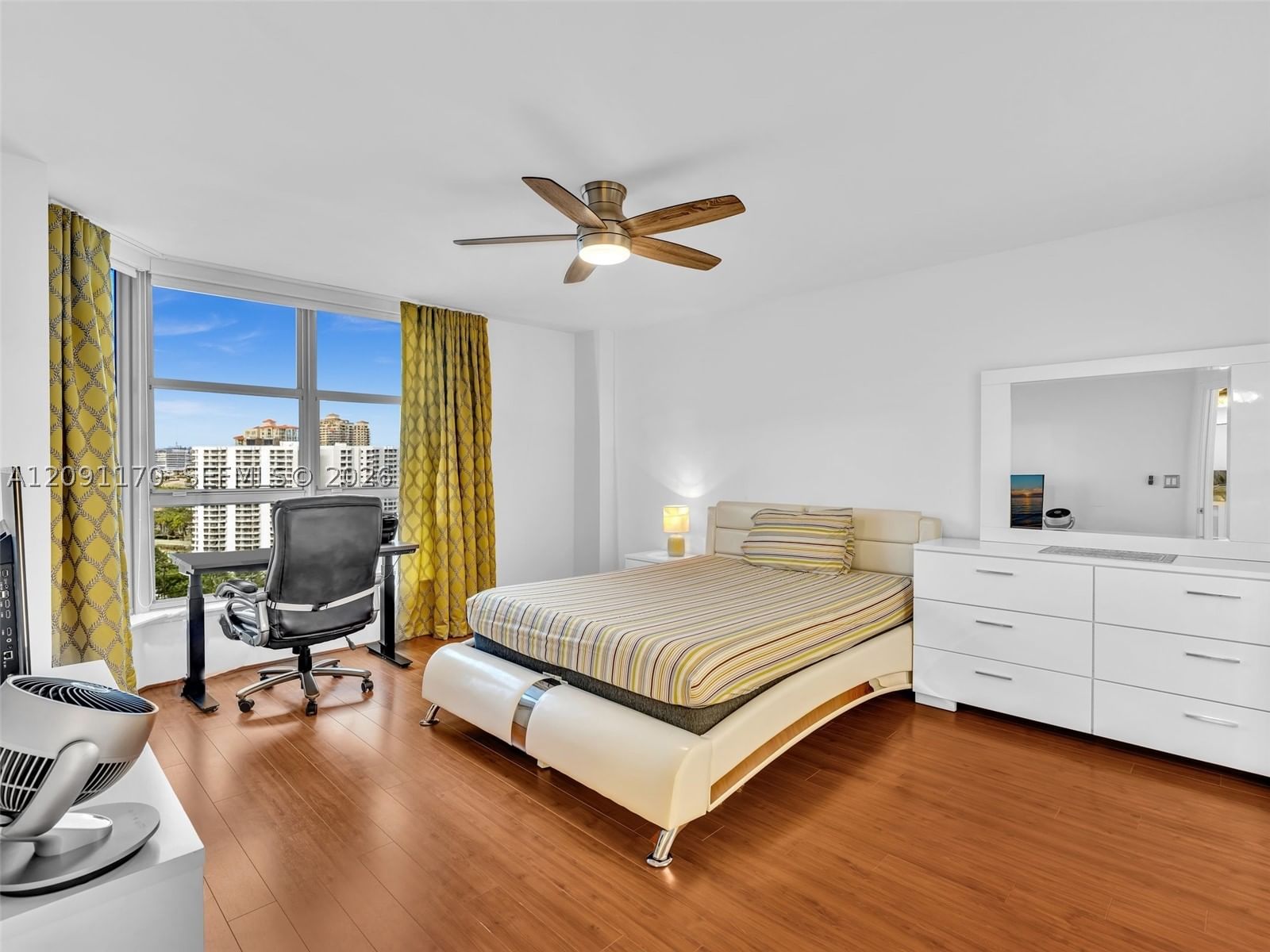 Real estate property located at 3530 Mystic Pointe Dr #2002, Miami-dade, Mystic Pointe Tower 500 C, Aventura, FL