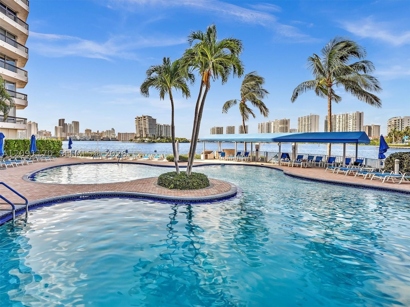 Real estate property located at 3530 Mystic Pointe Dr #2002, Miami-dade, Mystic Pointe Tower 500 C, Aventura, FL