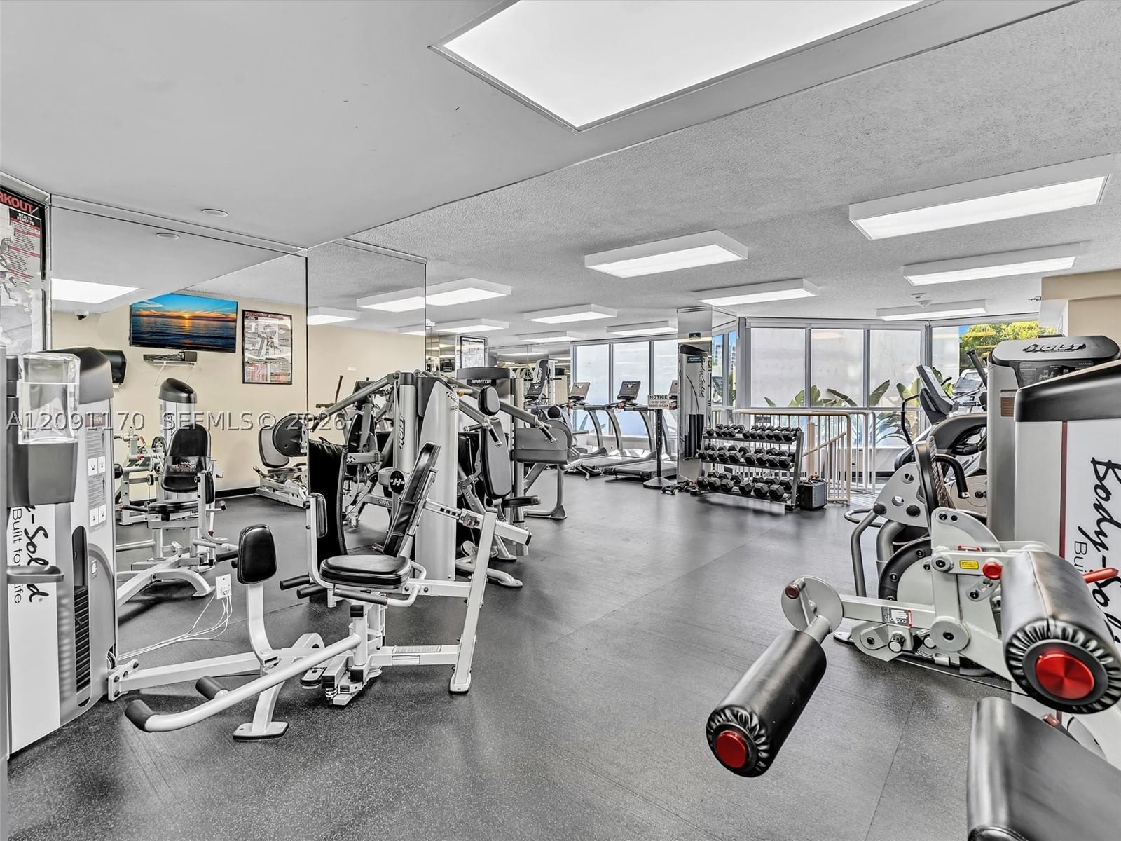Real estate property located at 3530 Mystic Pointe Dr #2002, Miami-dade, Mystic Pointe Tower 500 C, Aventura, FL