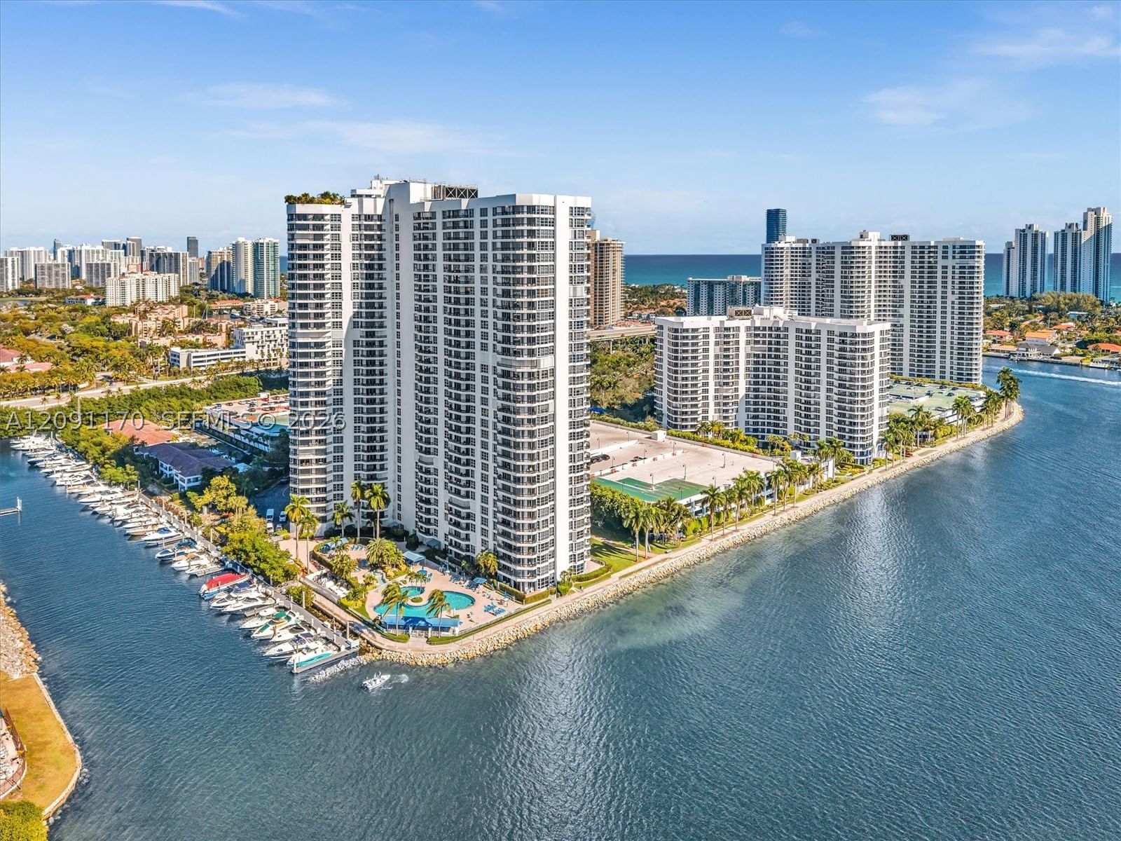 Real estate property located at 3530 Mystic Pointe Dr #2002, Miami-dade, Mystic Pointe Tower 500 C, Aventura, FL