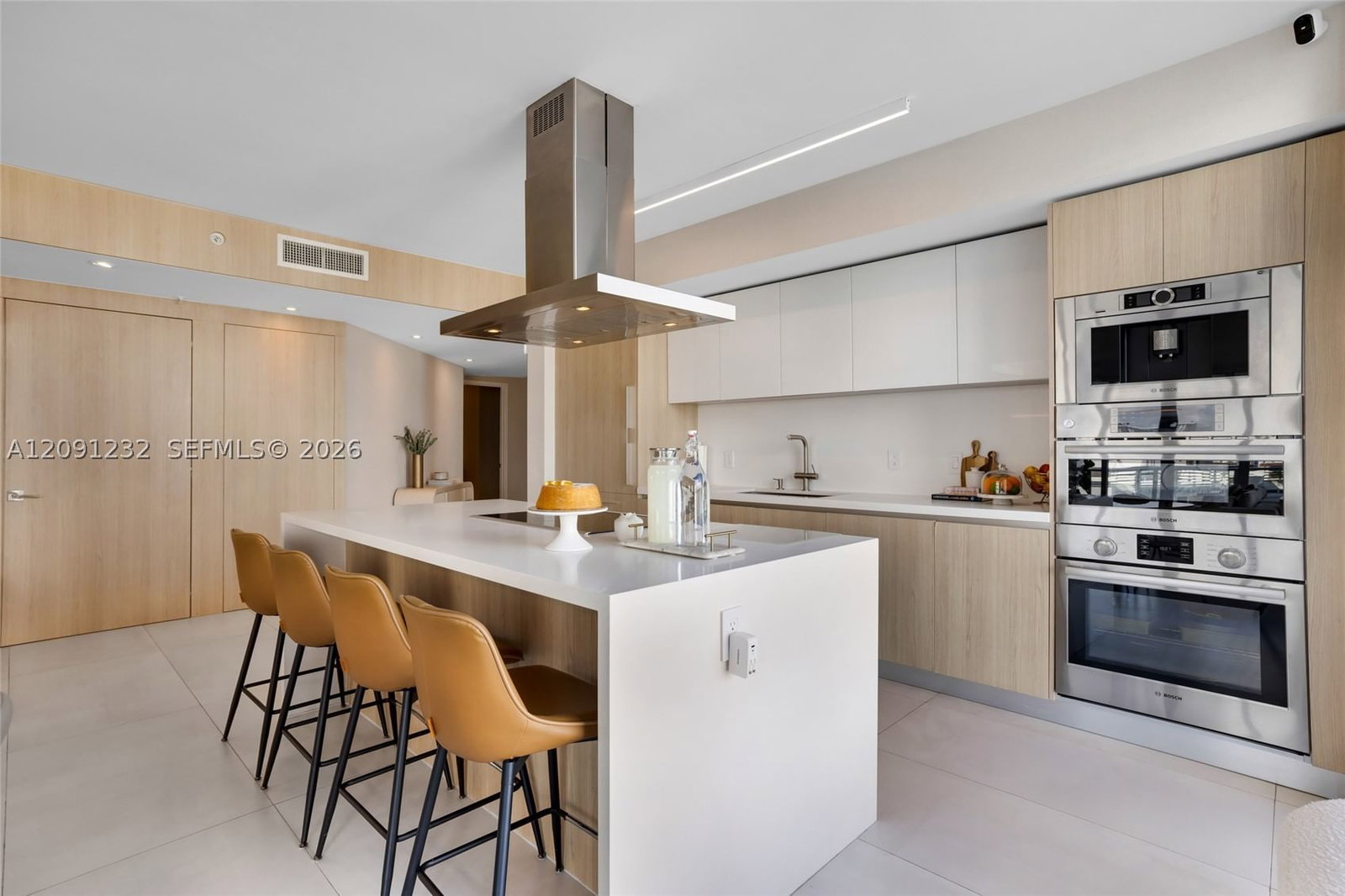 Real estate property located at 330 Sunny Isles Blvd #5-701, Miami-dade, Parque Towers Condo, Sunny Isles Beach, FL