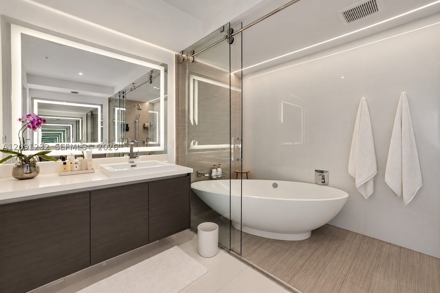 Real estate property located at 330 Sunny Isles Blvd #5-701, Miami-dade, Parque Towers Condo, Sunny Isles Beach, FL