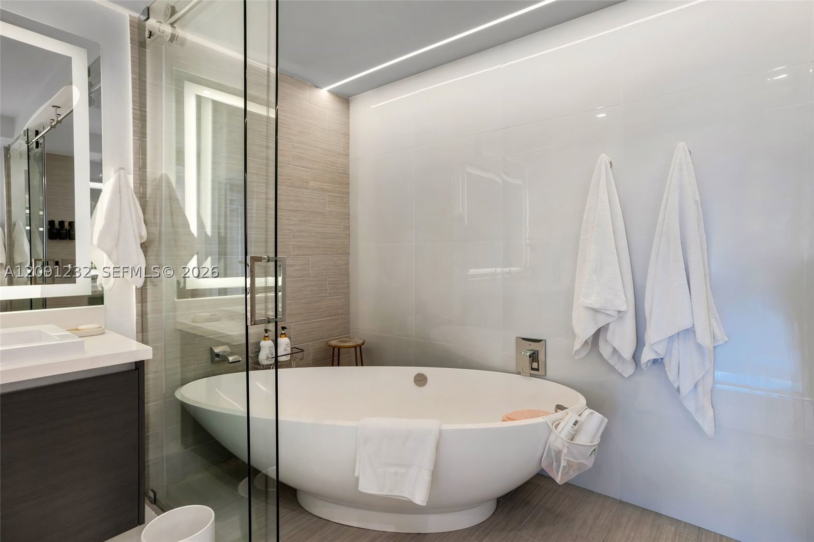 Real estate property located at 330 Sunny Isles Blvd #5-701, Miami-dade, Parque Towers Condo, Sunny Isles Beach, FL