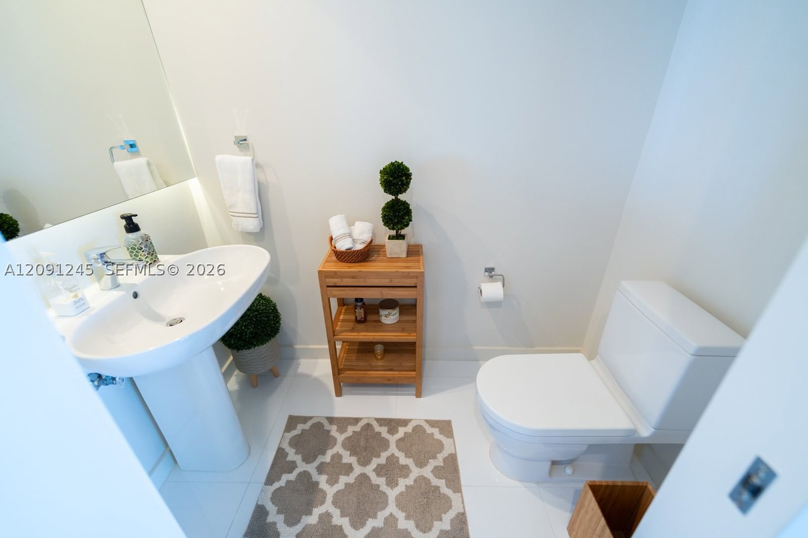 Real estate property located at 1100 Biscayne Blvd #3302, Miami-dade, Marquis Condo, Miami, FL