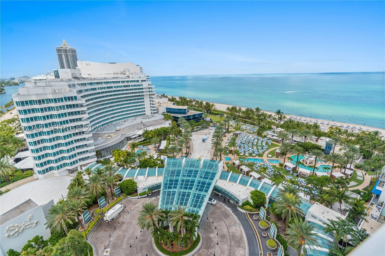 Real estate property located at 4401 Collins Ave #1703, Miami-dade, Fontainebleau Ii Condo, Miami Beach, FL