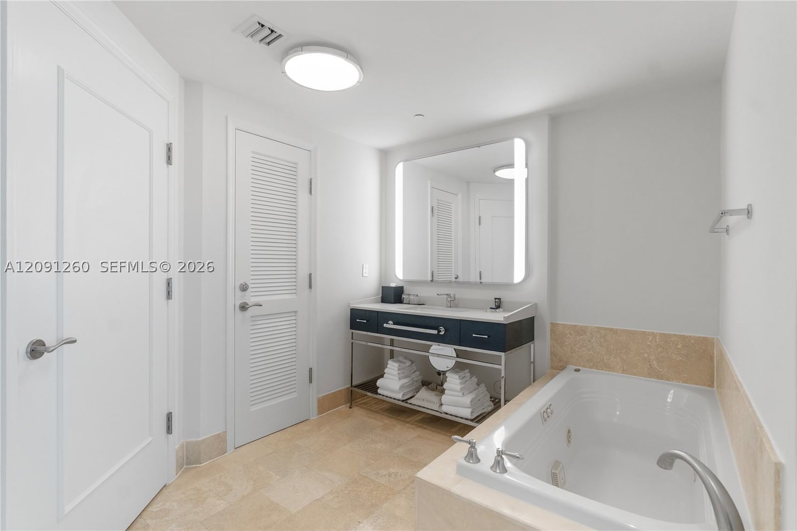 Real estate property located at 4401 Collins Ave #1703, Miami-dade, Fontainebleau Ii Condo, Miami Beach, FL