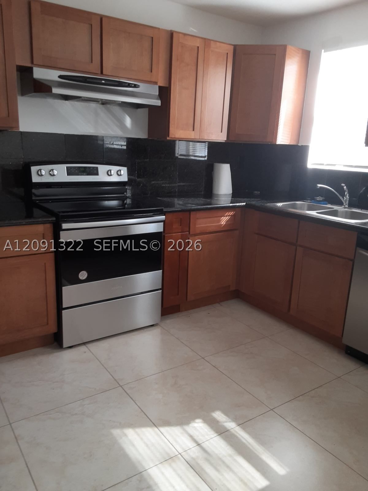 Real estate property located at 2200 Taylor St #101, Broward, Paradise Gardens Iv Inc C, Hollywood, FL