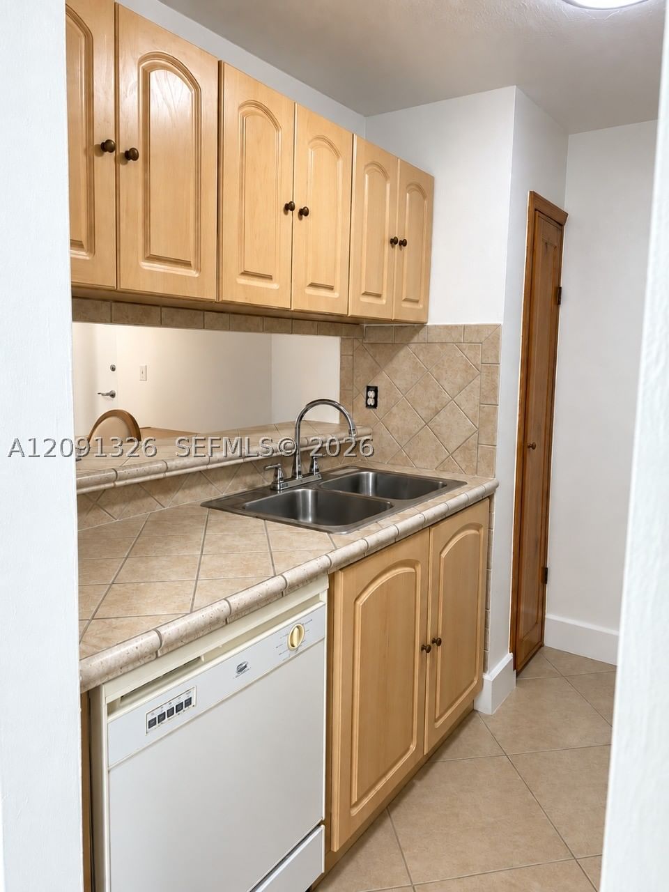 Real estate property located at 8002 149 Ave B310, Miami-dade, Peppermill At Kendale Lak, Miami, FL