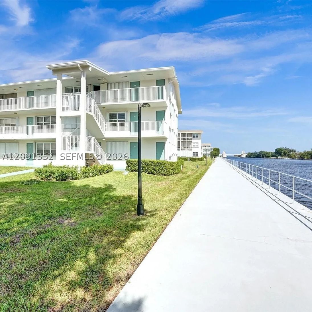 Real estate property located at 880 Horizons W #205, Palm Beach, Sterling Village 880 Cond, Boynton Beach, FL