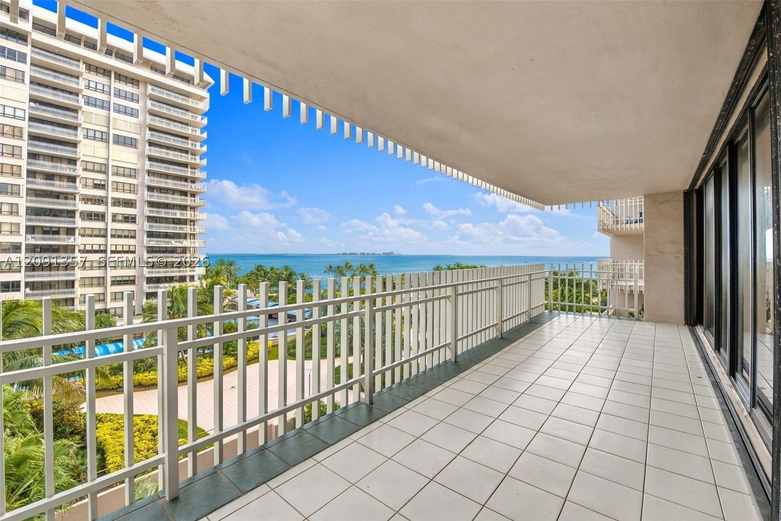 Real estate property located at 2 Grove Isle Dr B609, Miami-dade, Grove Isle Condo, Miami, FL
