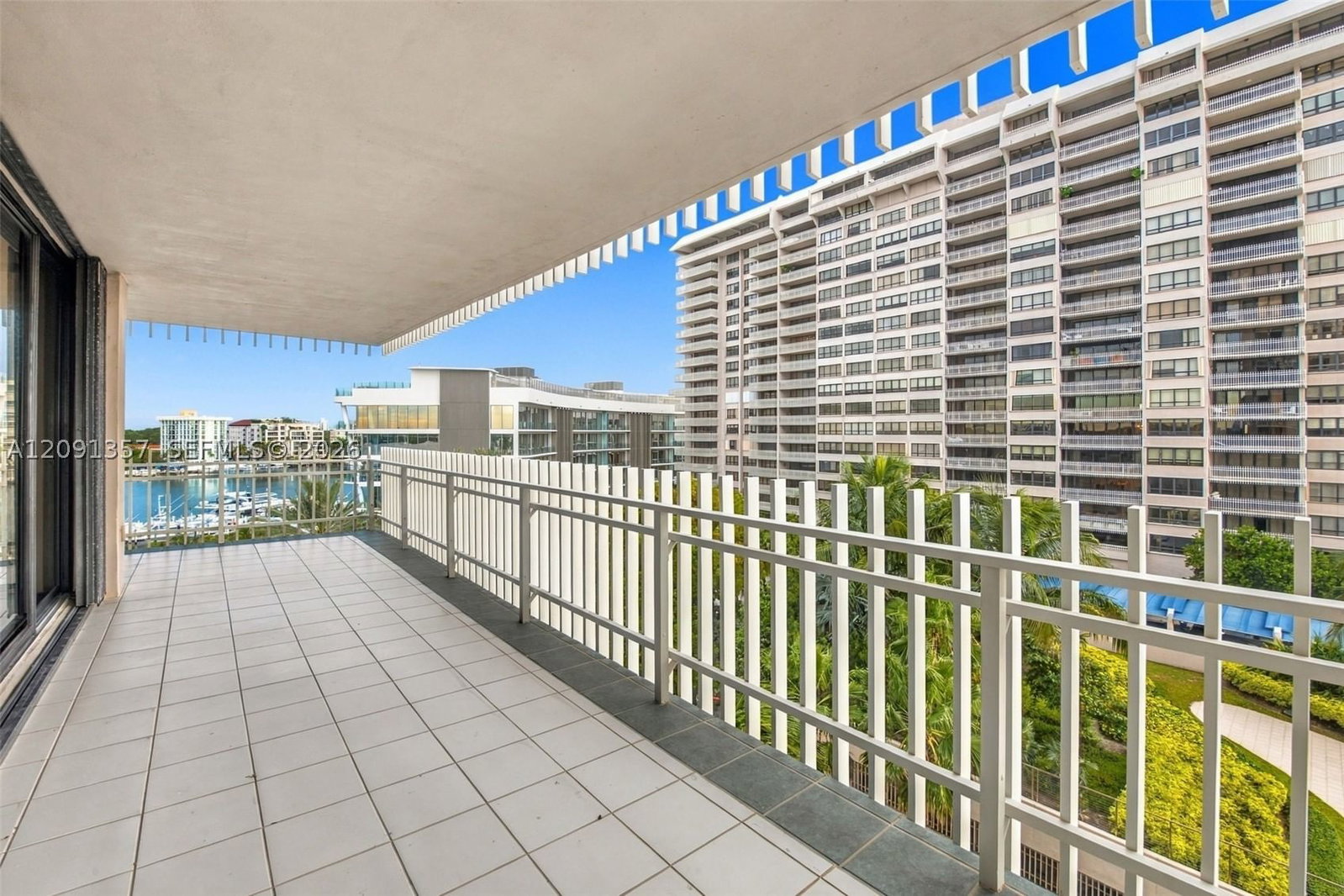 Real estate property located at 2 Grove Isle Dr B609, Miami-dade, Grove Isle Condo, Miami, FL