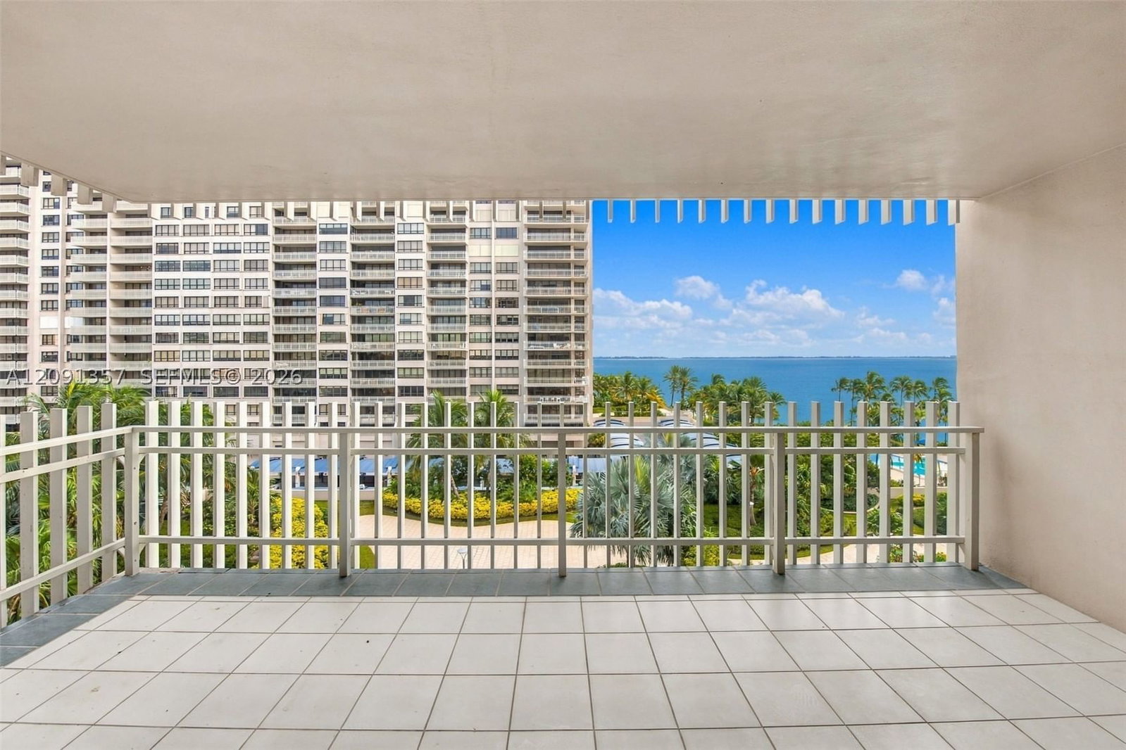 Real estate property located at 2 Grove Isle Dr B609, Miami-dade, Grove Isle Condo, Miami, FL