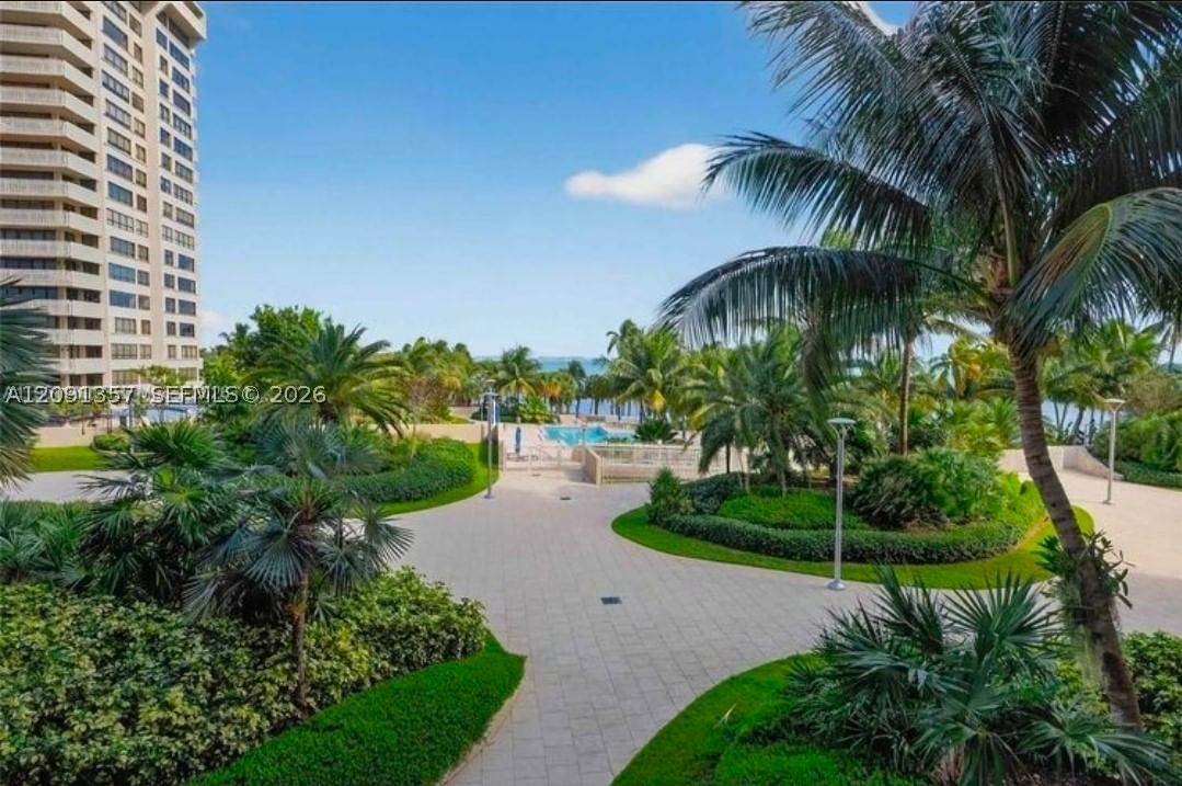 Real estate property located at 2 Grove Isle Dr B609, Miami-dade, Grove Isle Condo, Miami, FL
