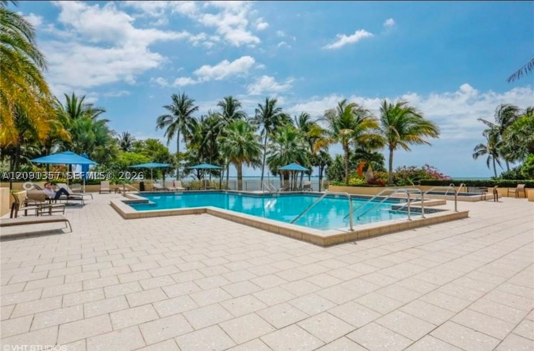 Real estate property located at 2 Grove Isle Dr B609, Miami-dade, Grove Isle Condo, Miami, FL