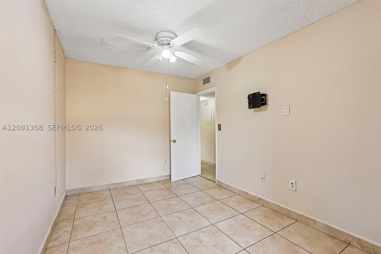Real estate property located at 241 Park Dr #5-202, Miami-dade, Indian Summer Vilg Condo, Miami, FL