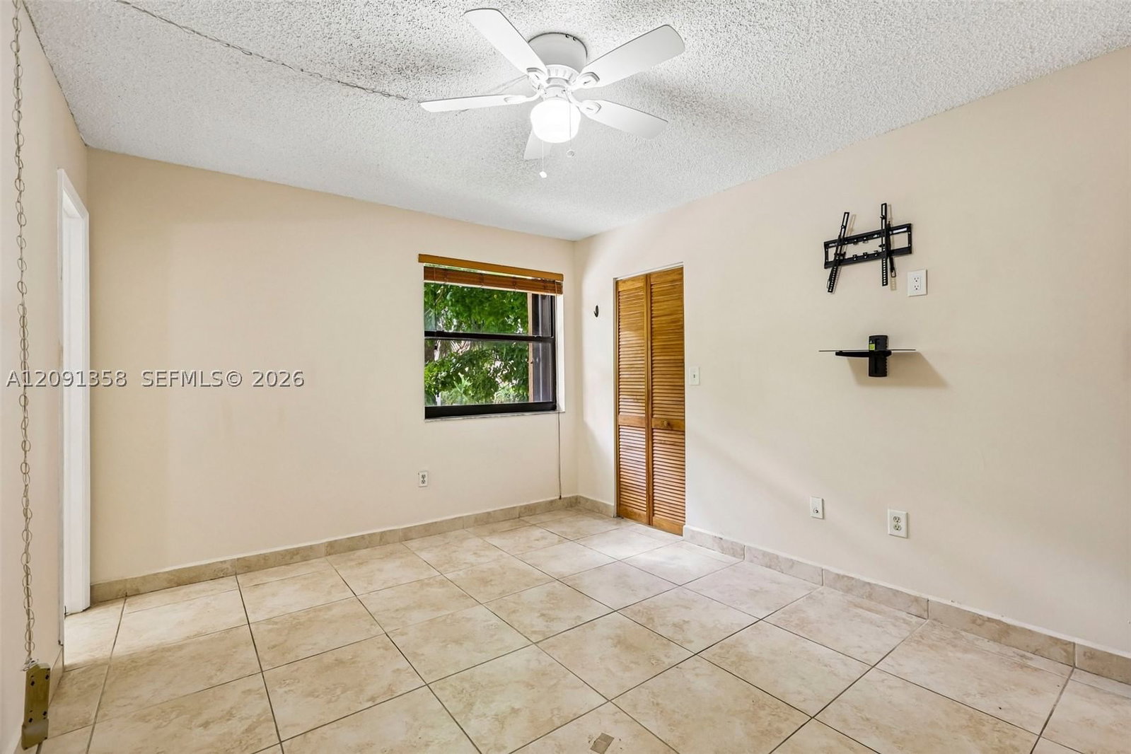 Real estate property located at 241 Park Dr #5-202, Miami-dade, Indian Summer Vilg Condo, Miami, FL