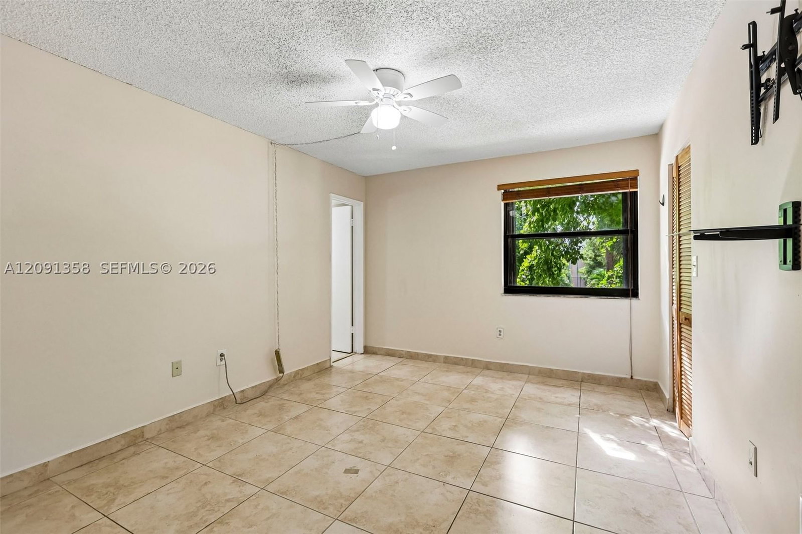 Real estate property located at 241 Park Dr #5-202, Miami-dade, Indian Summer Vilg Condo, Miami, FL