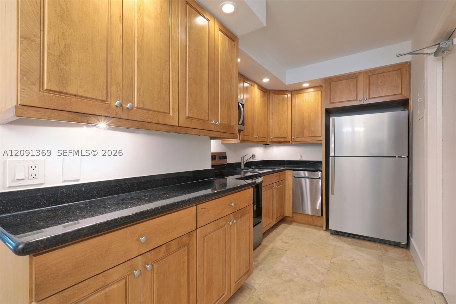 Real estate property located at 2424 17th Cswy #109B, Broward, Village At Harbor Beach C, Fort Lauderdale, FL