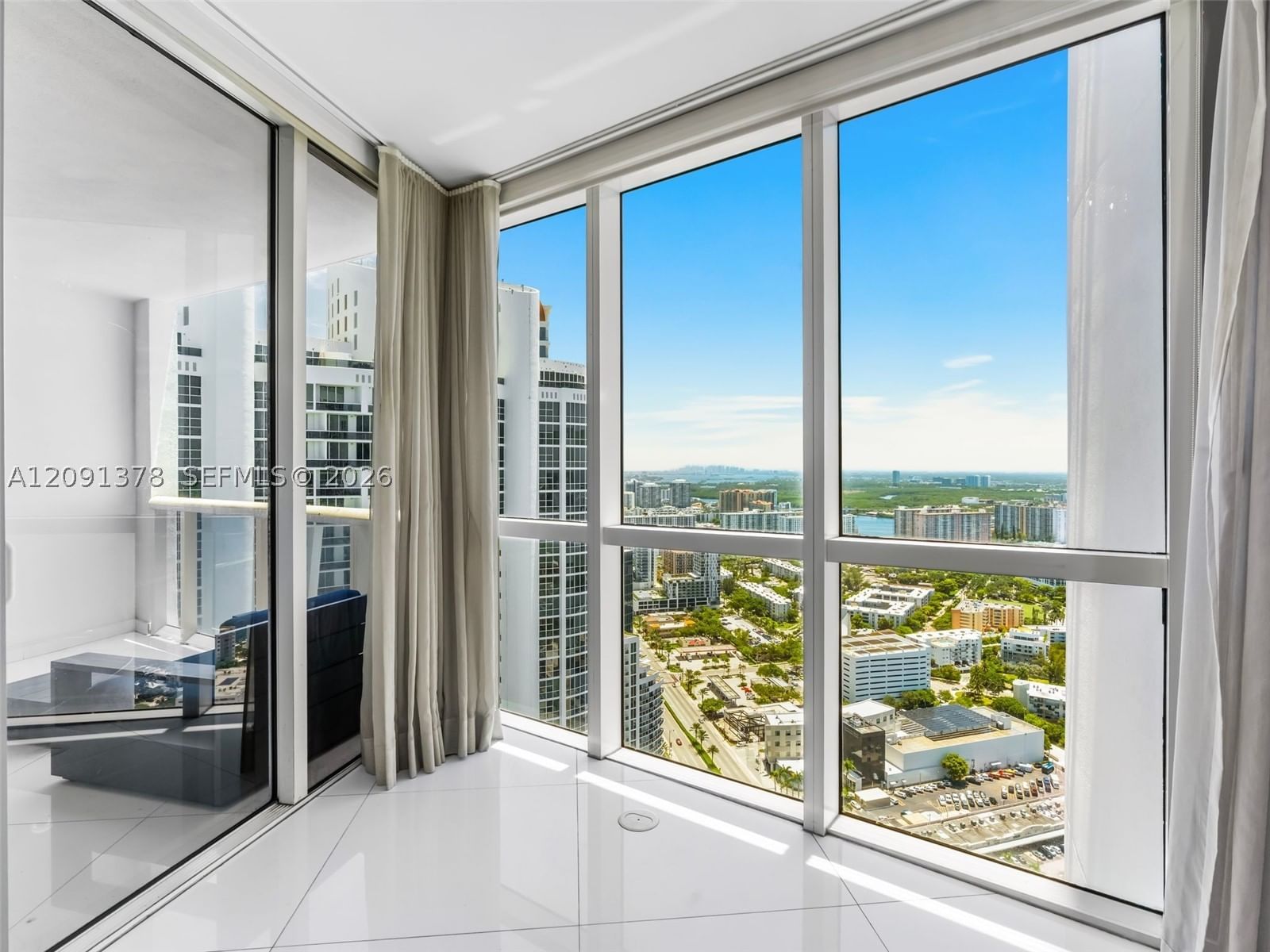 Real estate property located at 18201 Collins Ave #5303, Miami-dade, Trump Royale Condo, Sunny Isles Beach, FL