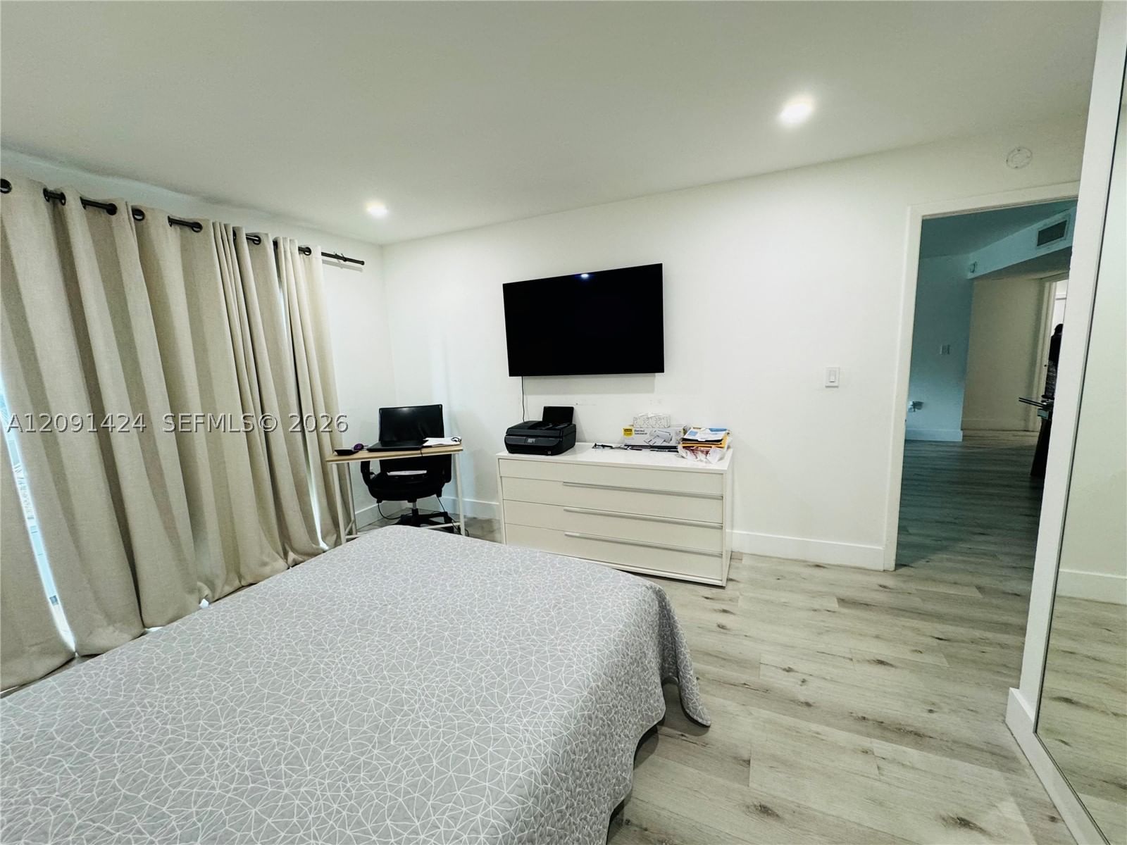 Real estate property located at 1555 44th Pl #214D, Miami-dade, St Andrews Court Condo, Hialeah, FL