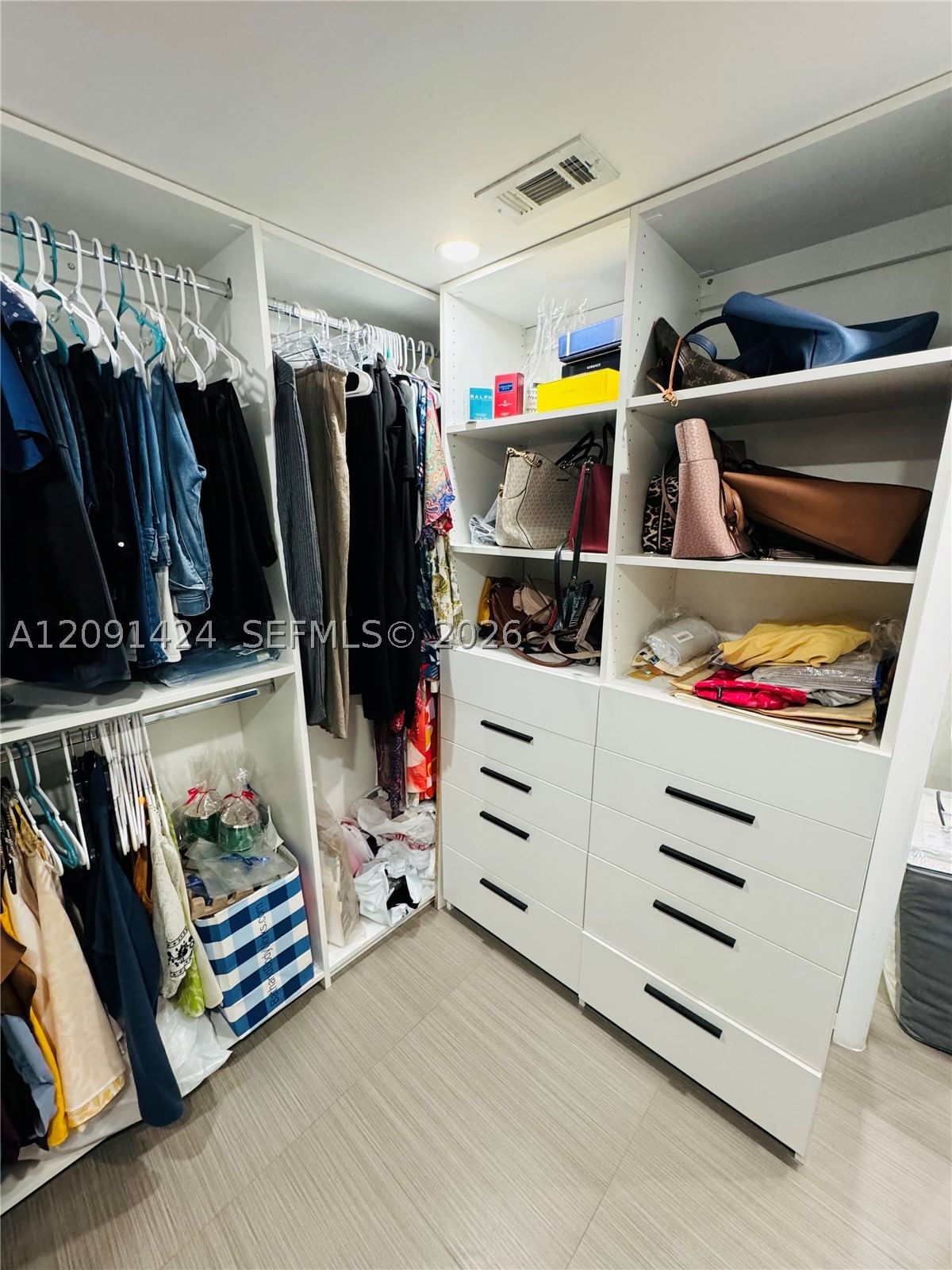 Real estate property located at 1555 44th Pl #214D, Miami-dade, St Andrews Court Condo, Hialeah, FL