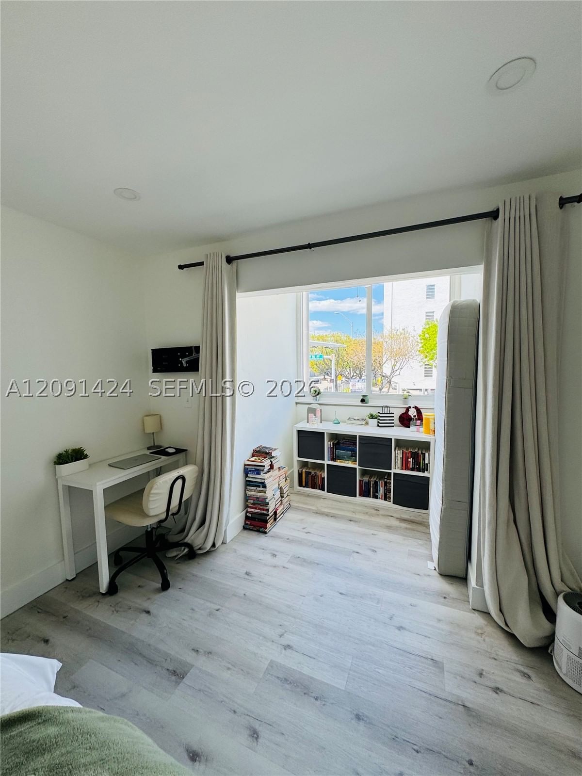 Real estate property located at 1555 44th Pl #214D, Miami-dade, St Andrews Court Condo, Hialeah, FL