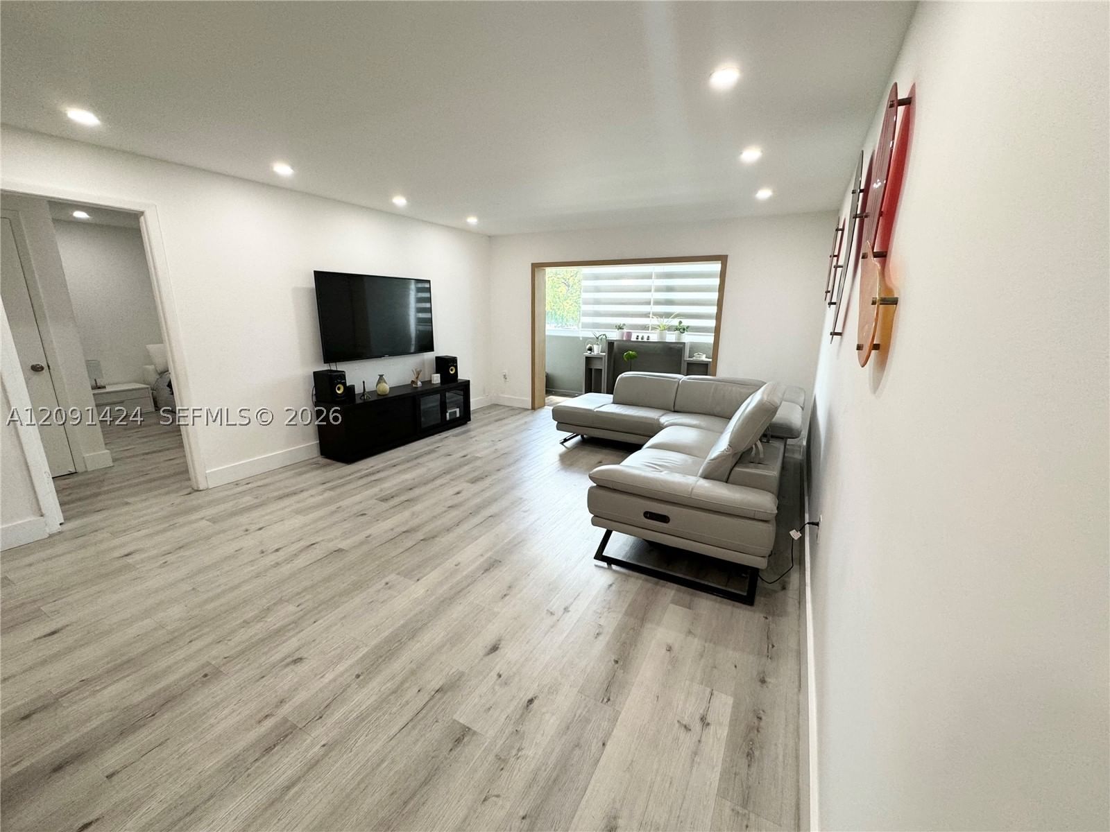 Real estate property located at 1555 44th Pl #214D, Miami-dade, St Andrews Court Condo, Hialeah, FL