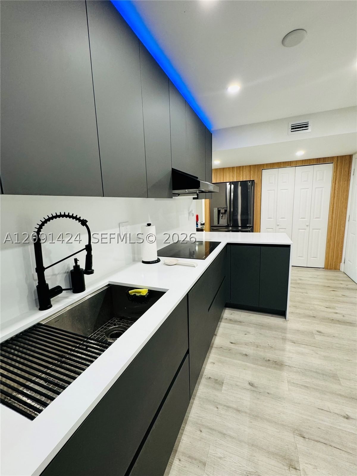 Real estate property located at 1555 44th Pl #214D, Miami-dade, St Andrews Court Condo, Hialeah, FL
