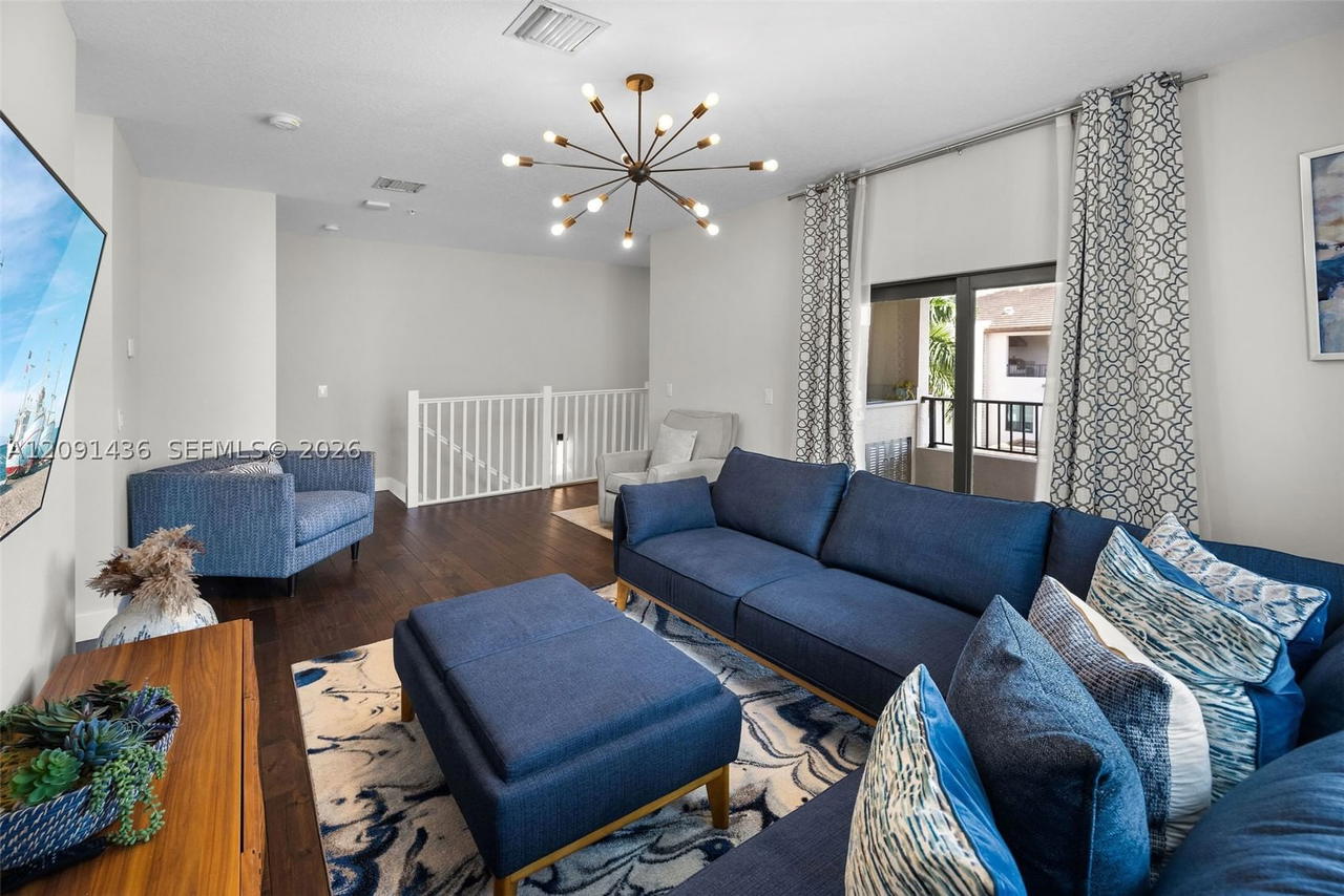 Real estate property located at 4720 84th Ct, Miami-dade, Downtown Doral South Phas, Doral, FL