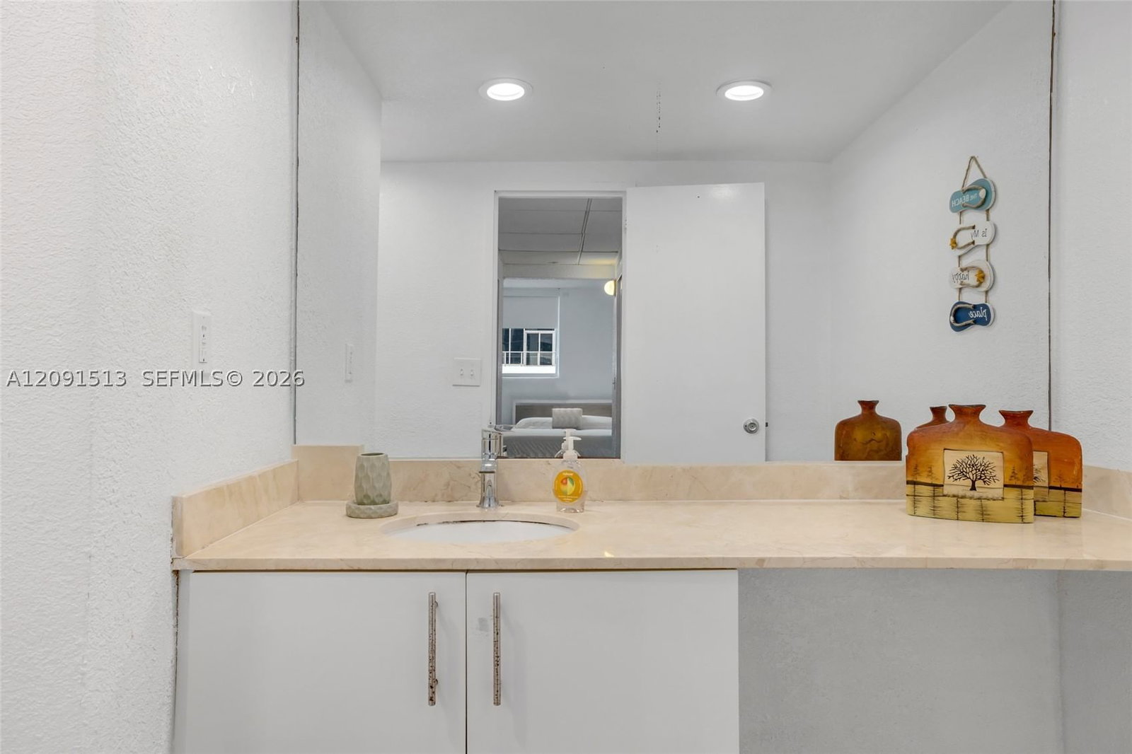 Real estate property located at 4001 Ocean Dr #12D, Broward, Sian Ocean Residences Con, Hollywood, FL