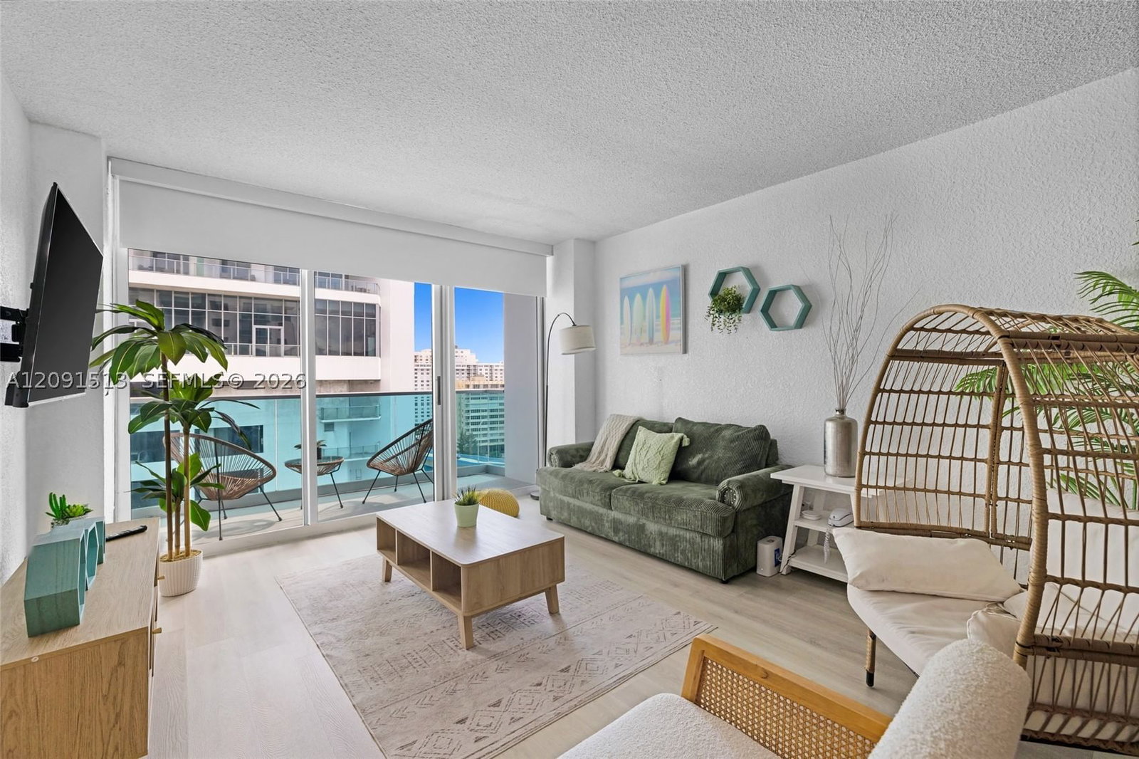 Real estate property located at 4001 Ocean Dr #12D, Broward, Sian Ocean Residences Con, Hollywood, FL