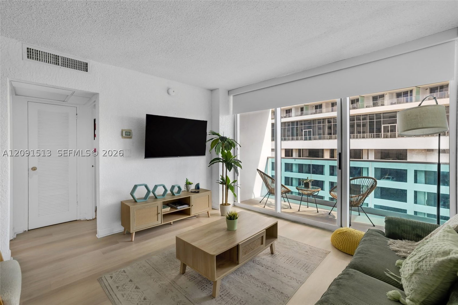 Real estate property located at 4001 Ocean Dr #12D, Broward, Sian Ocean Residences Con, Hollywood, FL