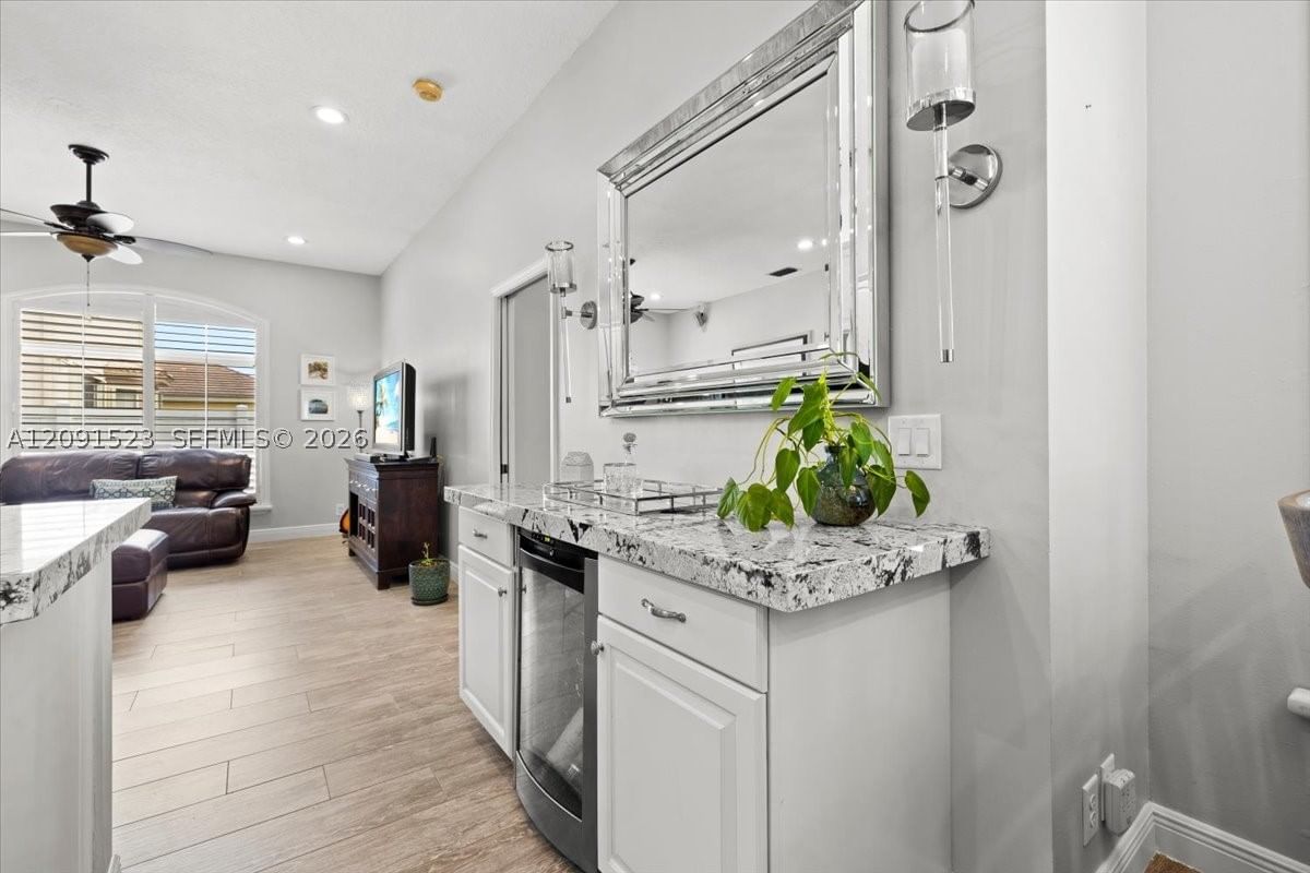Real estate property located at 6982 Coronado Way, Broward, Stoneridge Lake Estates P, Pembroke Pines, FL