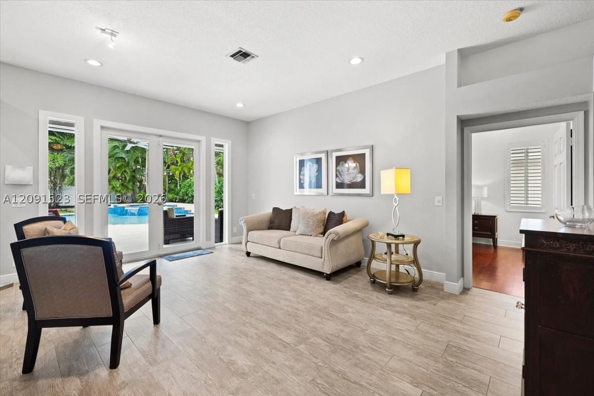 Real estate property located at 6982 Coronado Way, Broward, Stoneridge Lake Estates P, Pembroke Pines, FL