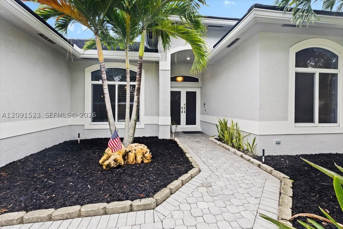Real estate property located at 6982 Coronado Way, Broward, Stoneridge Lake Estates P, Pembroke Pines, FL