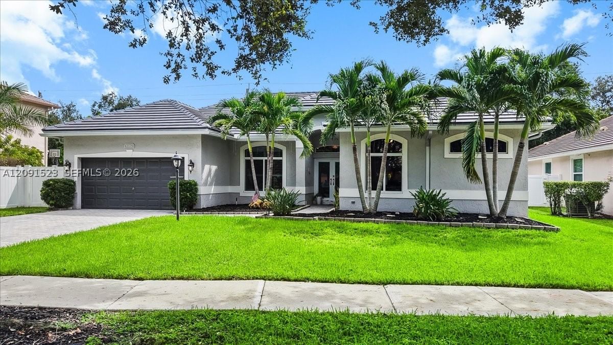 Real estate property located at 6982 Coronado Way, Broward, Stoneridge Lake Estates P, Pembroke Pines, FL