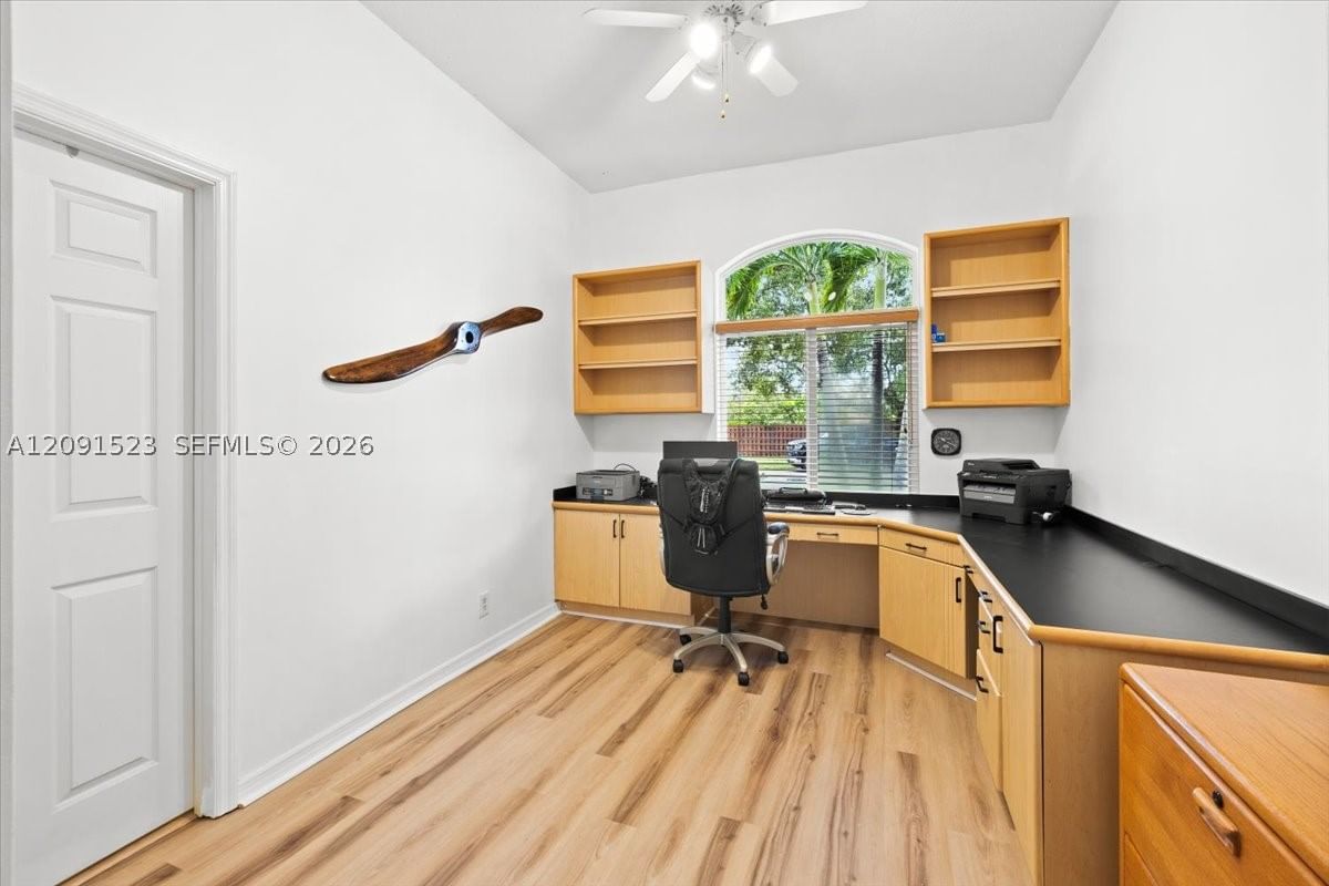 Real estate property located at 6982 Coronado Way, Broward, Stoneridge Lake Estates P, Pembroke Pines, FL
