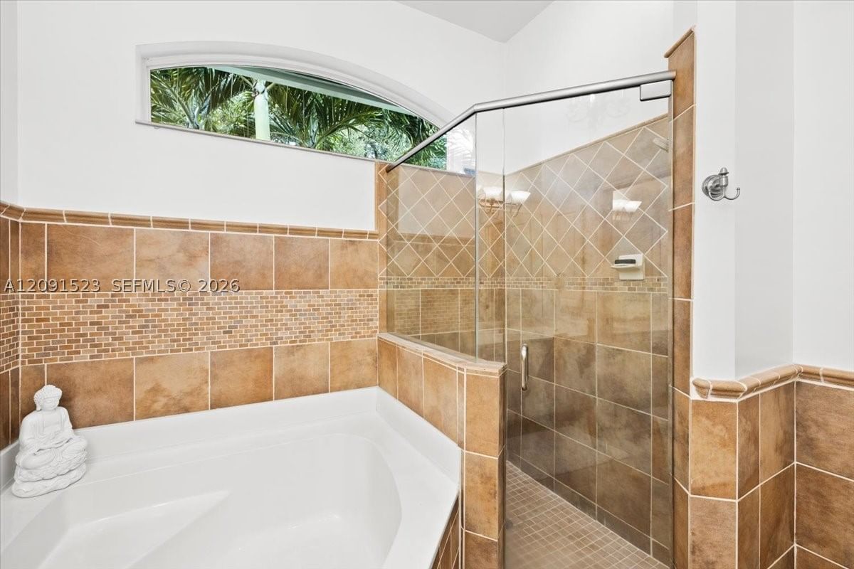 Real estate property located at 6982 Coronado Way, Broward, Stoneridge Lake Estates P, Pembroke Pines, FL
