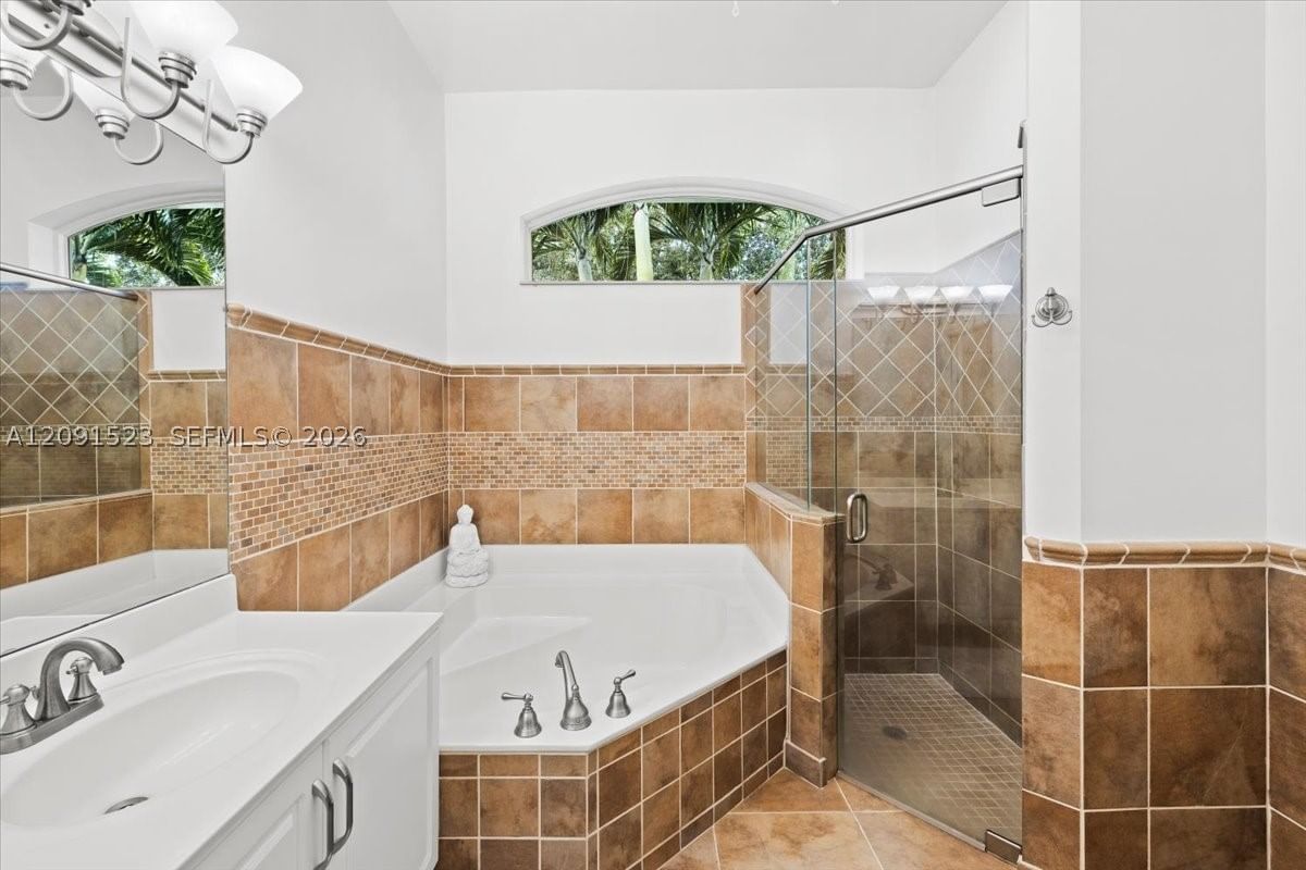 Real estate property located at 6982 Coronado Way, Broward, Stoneridge Lake Estates P, Pembroke Pines, FL