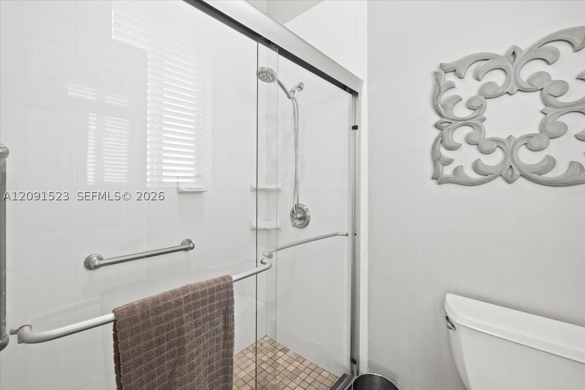 Real estate property located at 6982 Coronado Way, Broward, Stoneridge Lake Estates P, Pembroke Pines, FL