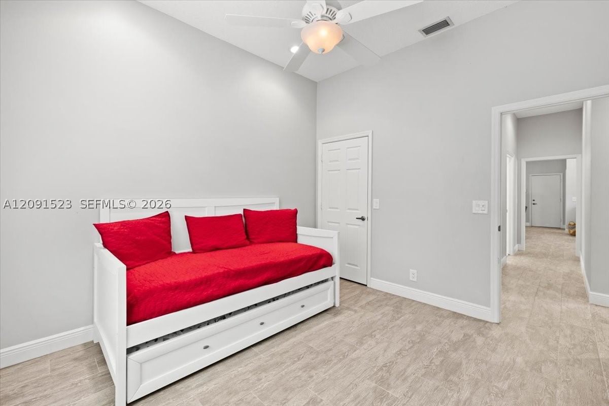Real estate property located at 6982 Coronado Way, Broward, Stoneridge Lake Estates P, Pembroke Pines, FL