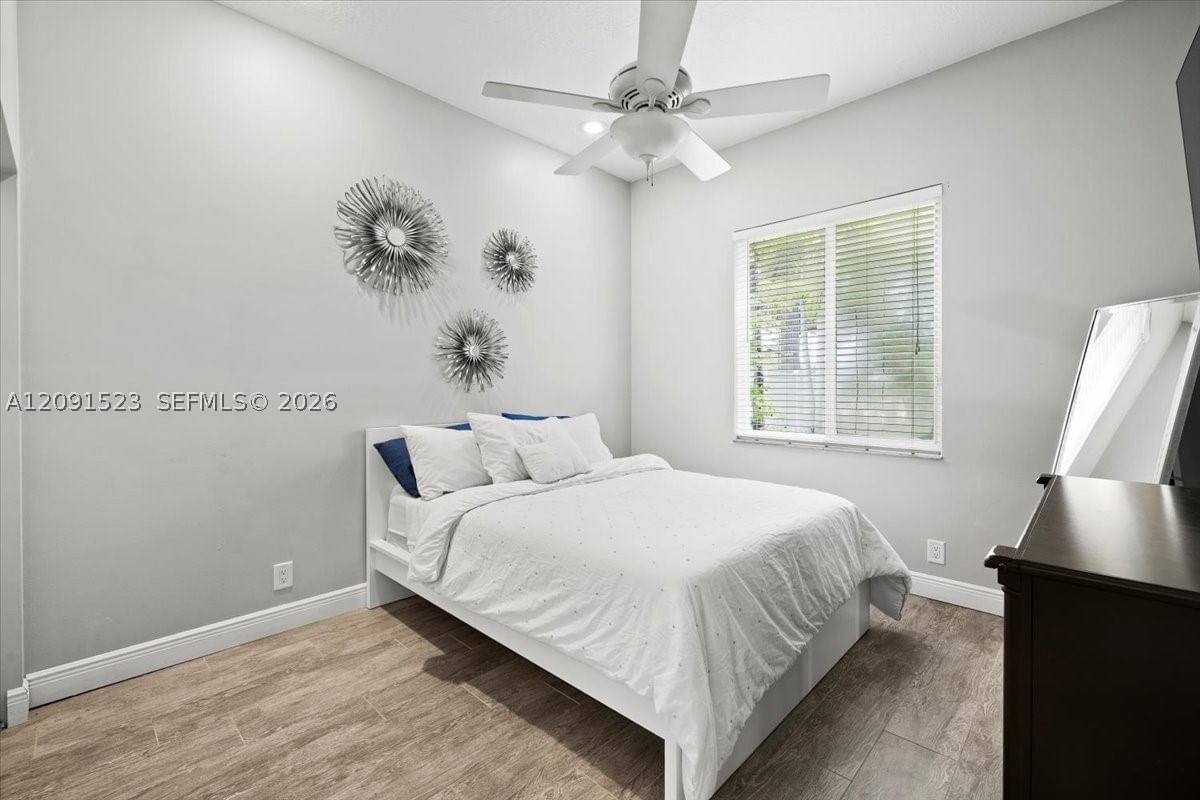 Real estate property located at 6982 Coronado Way, Broward, Stoneridge Lake Estates P, Pembroke Pines, FL