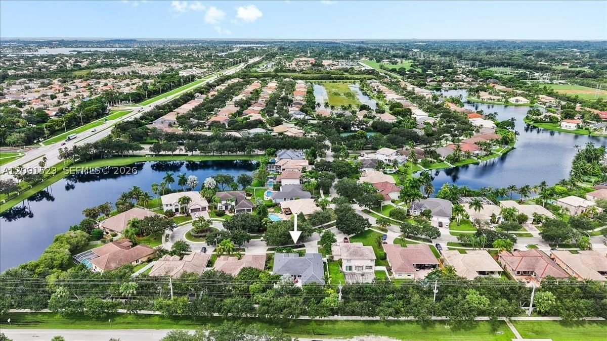 Real estate property located at 6982 Coronado Way, Broward, Stoneridge Lake Estates P, Pembroke Pines, FL