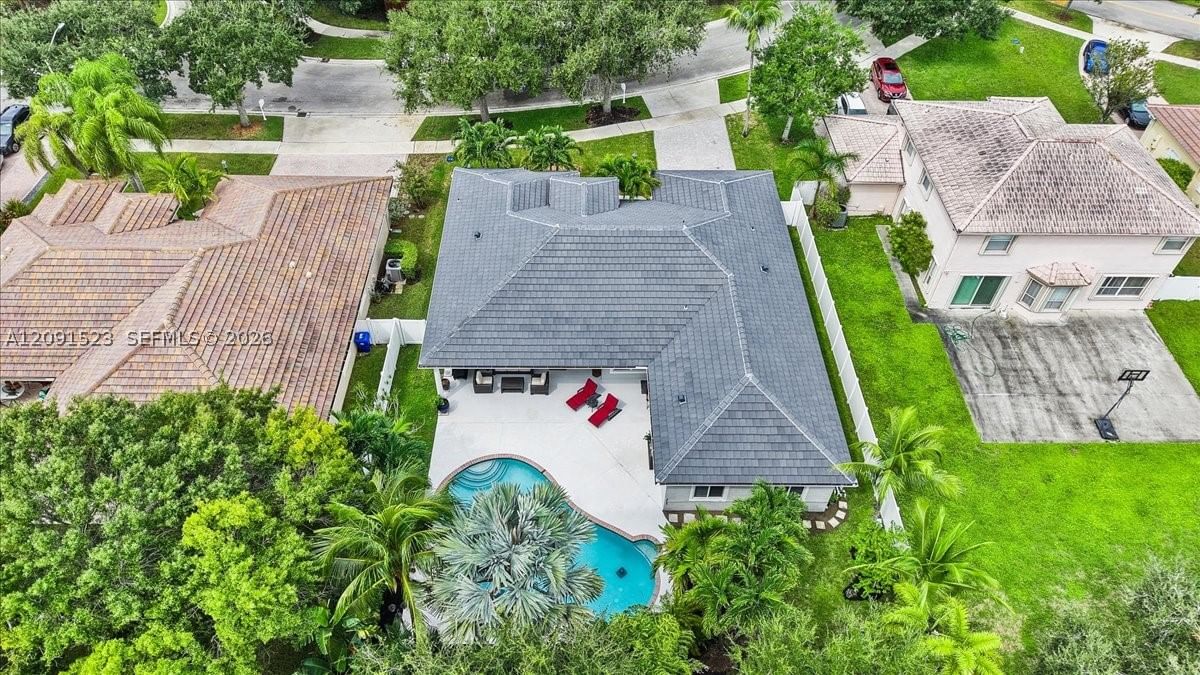 Real estate property located at 6982 Coronado Way, Broward, Stoneridge Lake Estates P, Pembroke Pines, FL