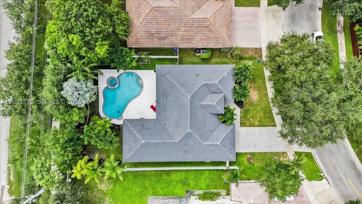 Real estate property located at 6982 Coronado Way, Broward, Stoneridge Lake Estates P, Pembroke Pines, FL