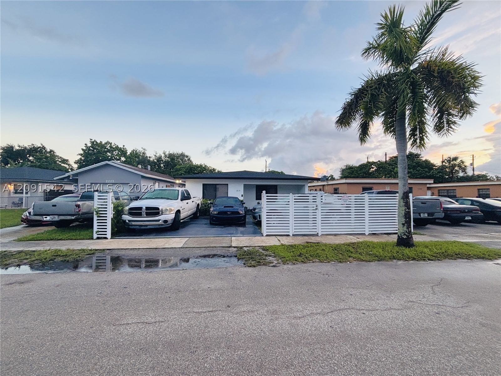 Real estate property located at 2221 Charleston St, Broward, New Liberia, Hollywood, FL