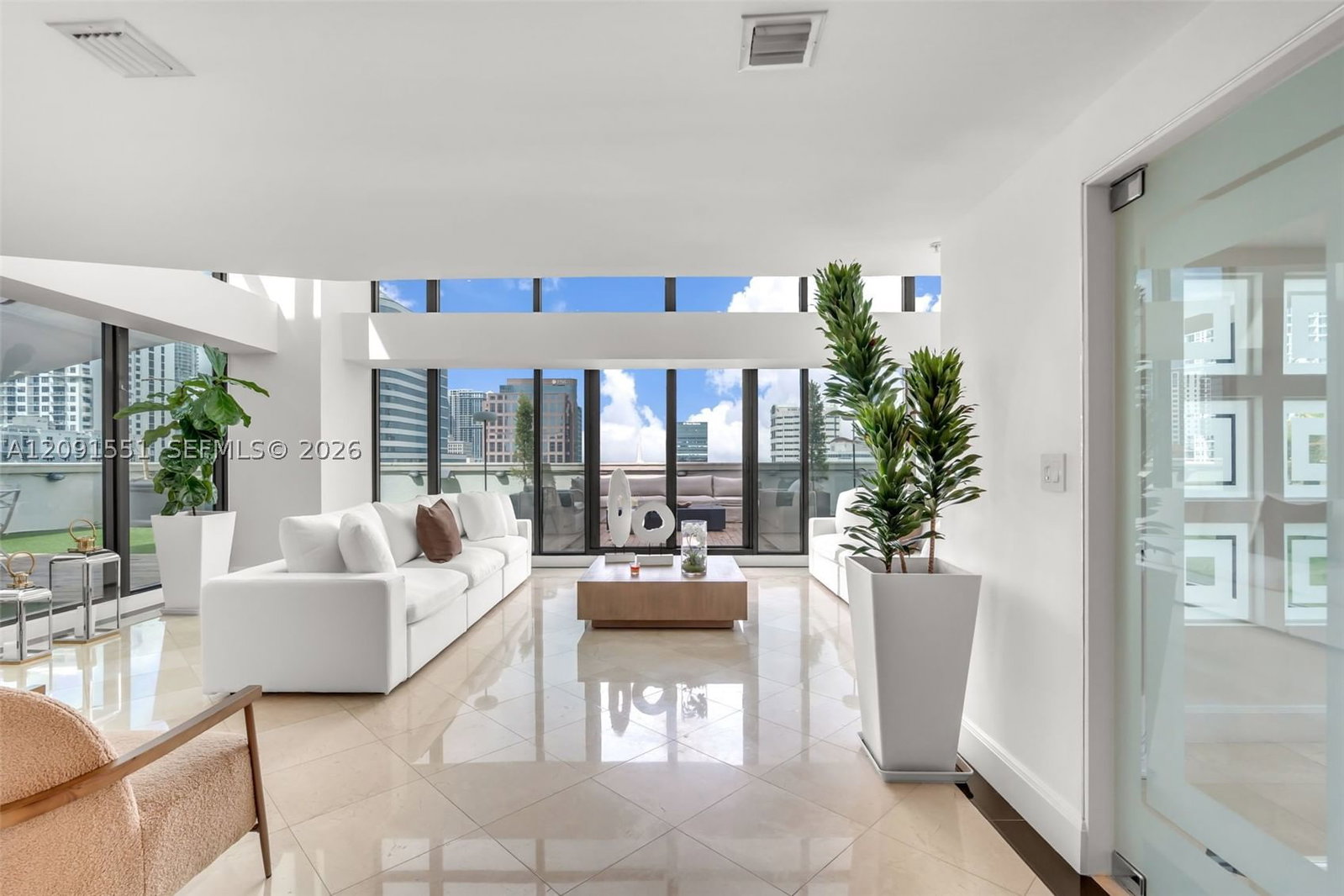 Real estate property located at 100 Federal Hwy #1, Broward, Waverly At Las Olas Condo, Fort Lauderdale, FL