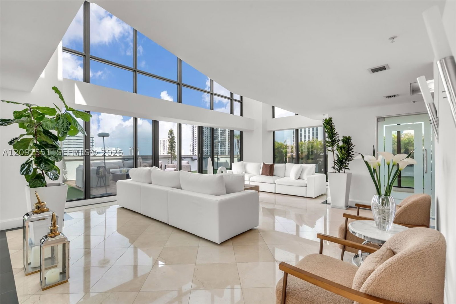 Real estate property located at 100 Federal Hwy #1, Broward, Waverly At Las Olas Condo, Fort Lauderdale, FL