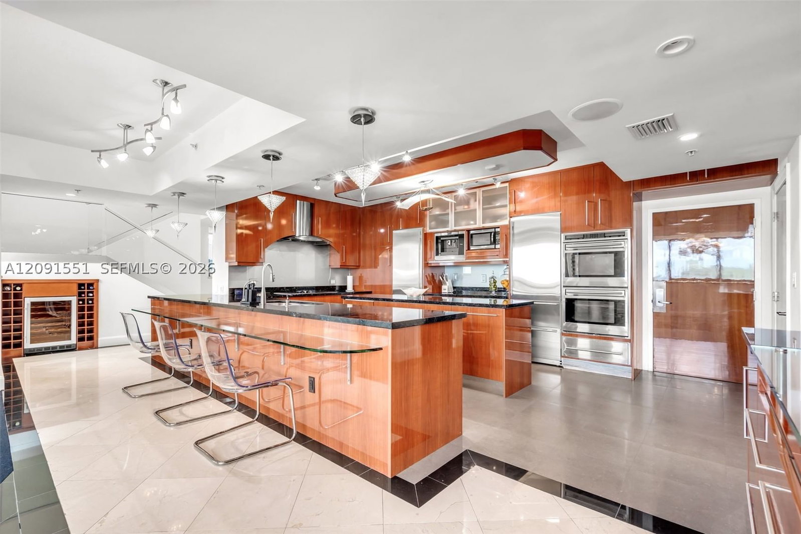 Real estate property located at 100 Federal Hwy #1, Broward, Waverly At Las Olas Condo, Fort Lauderdale, FL